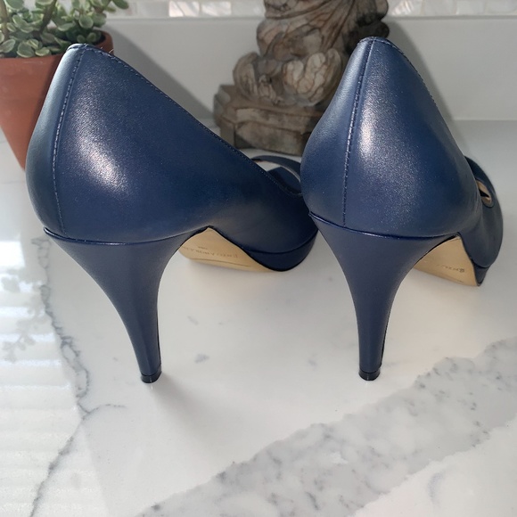 Classic navy blue platform heels - Picture 5 of 5